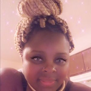 Meet your Posher, Shawniqua